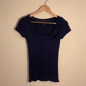 Navy t shirt. XS
